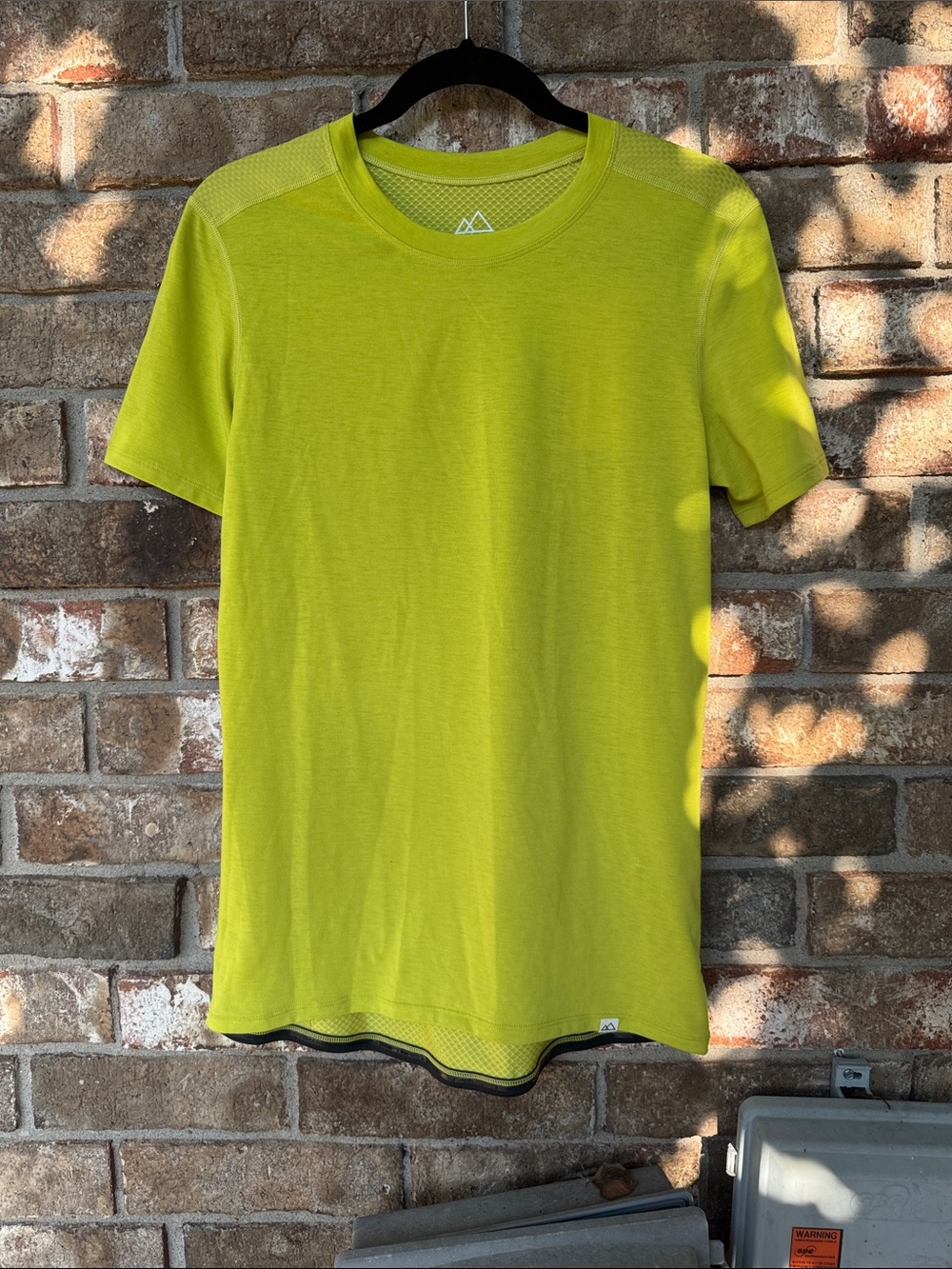 Wild Rye Salida Women's Celery Green Short Sleeve Tee size 8